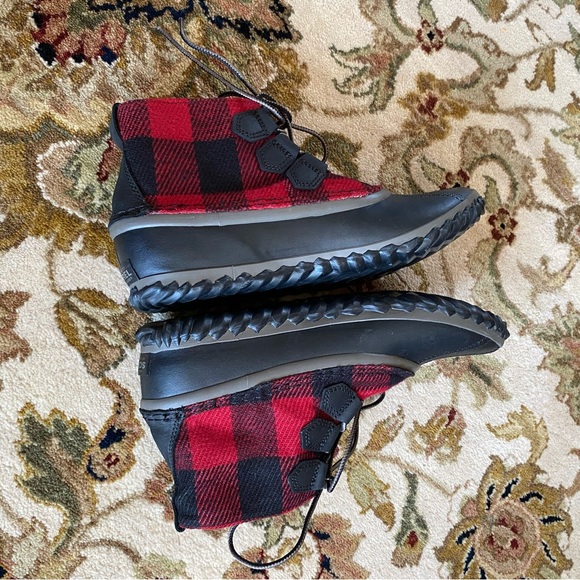 Sorel out n about plaid shoes - Picture 4 of 7
